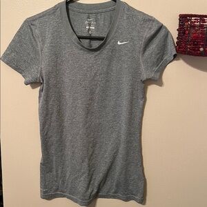 Nike Dri Fit Fitted Gray short Sleeve Crew neck Athletic Shirt (XS)